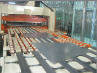 汽車(che)闆(ban)異形闆加工機(ji)組